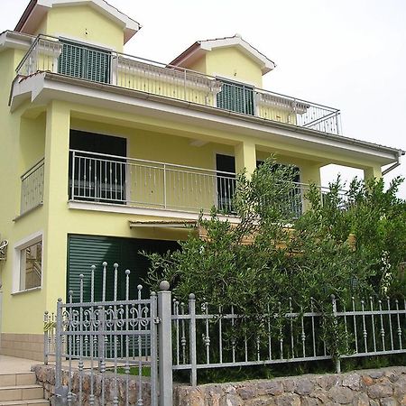 Apartments Vukelic Klenovica Bagian luar foto