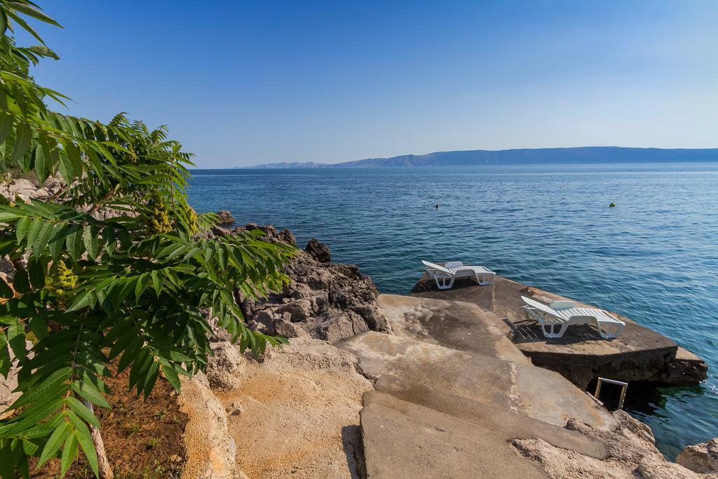Apartments Vukelic Klenovica Bagian luar foto