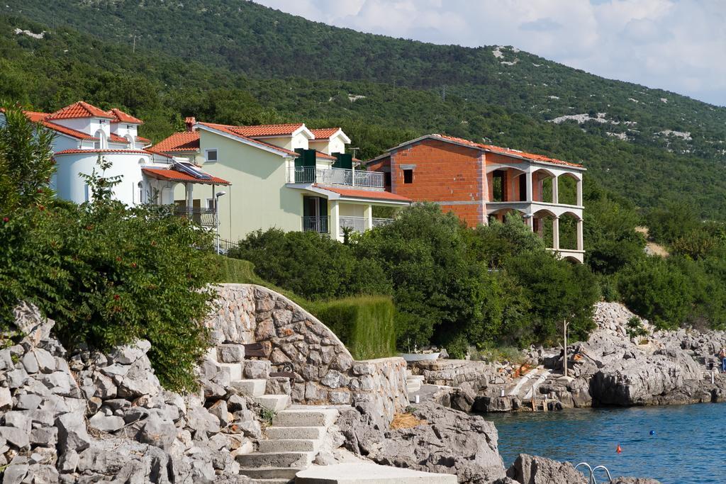 Apartments Vukelic Klenovica Bagian luar foto